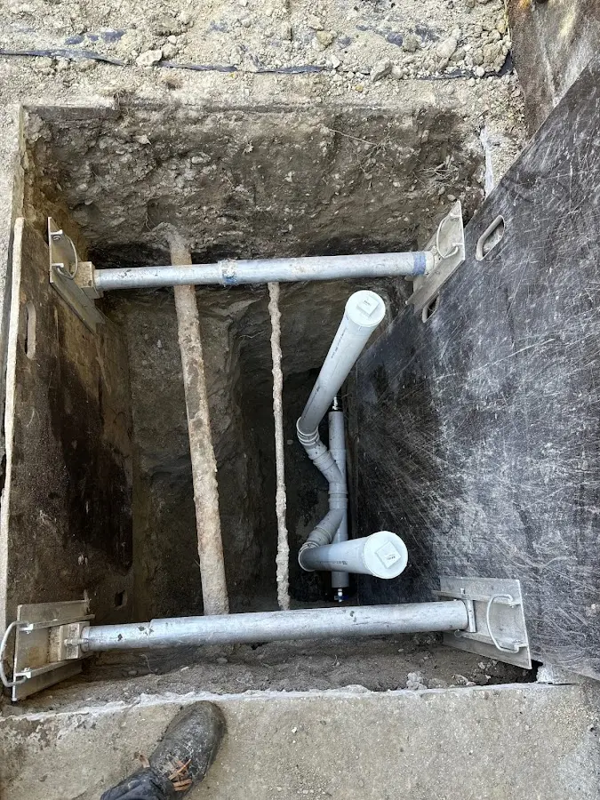 Experienced plumber completing Gas Line Repair work in Hodgenville